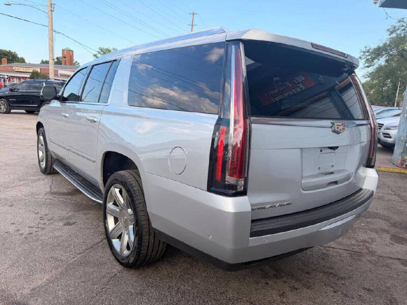 2017 Cadillac Escalade ESV Luxury