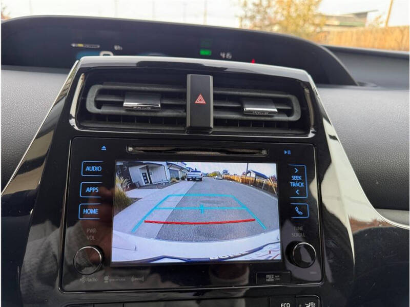 2017 Toyota Prius Three Touring