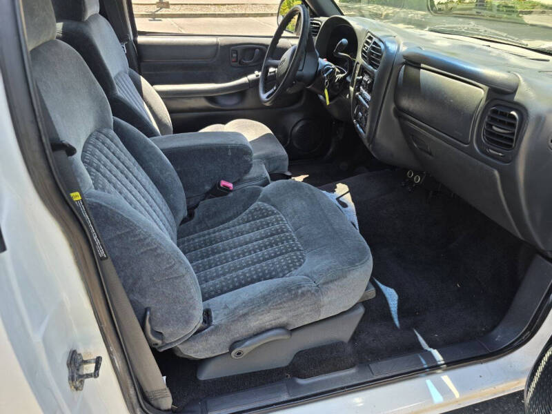 2000 Chevrolet S-10 LS