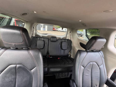 2017 Chrysler Pacifica Touring Plus