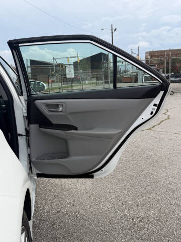 2016 Toyota Camry SE