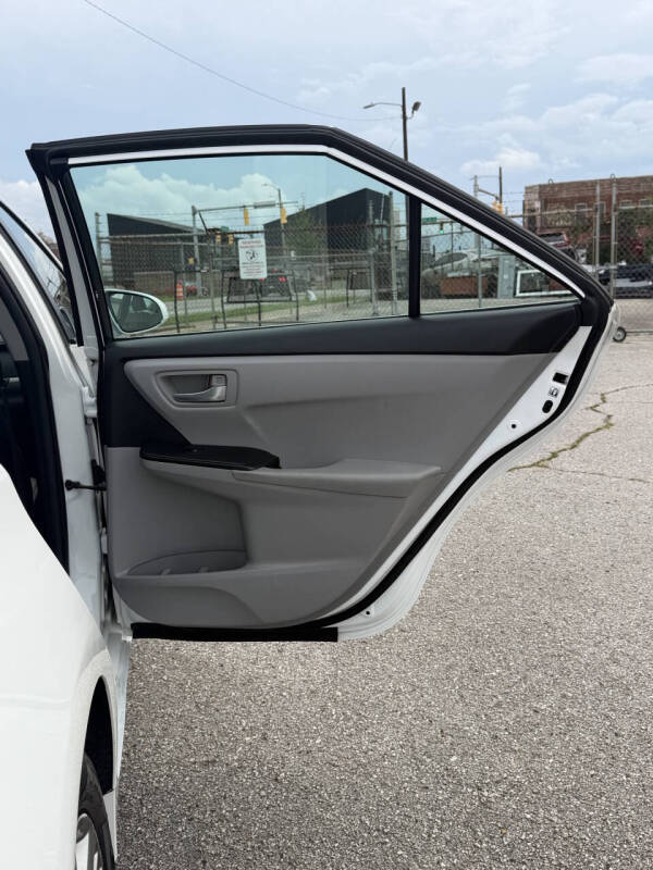 2016 Toyota Camry SE