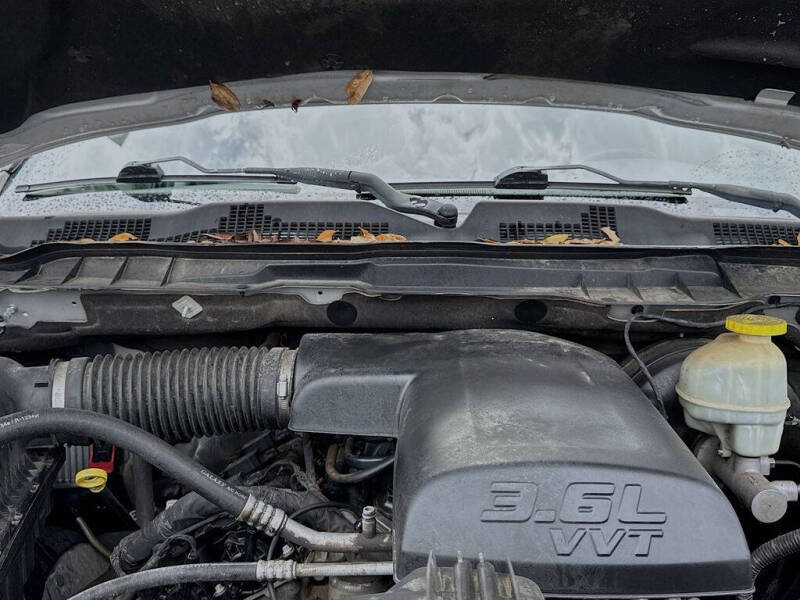 2017 RAM 1500 SLT