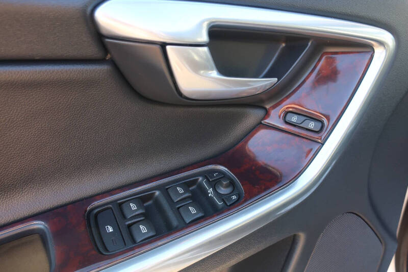 2015 Volvo XC60 3.2 Premier Plus