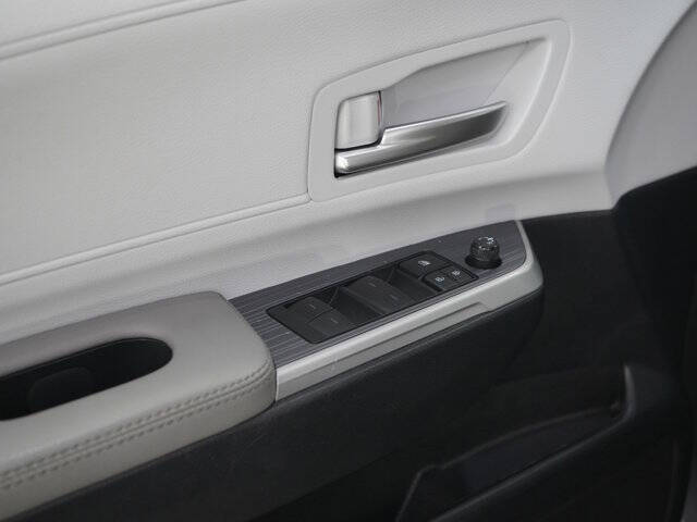 2025 Toyota Sienna XLE 7-Passenger