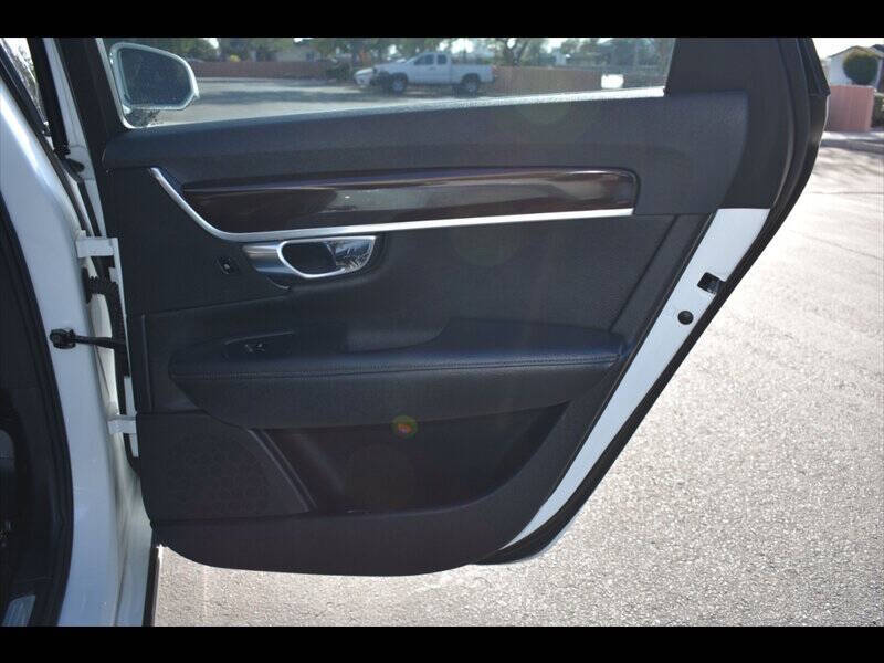 2017 Volvo S90 T5 Momentum