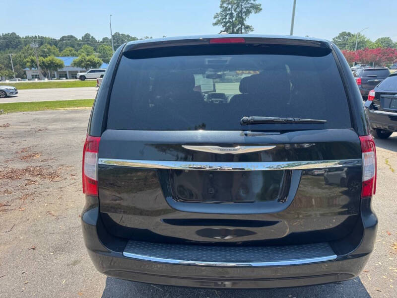 2013 Chrysler Town and Country Touring