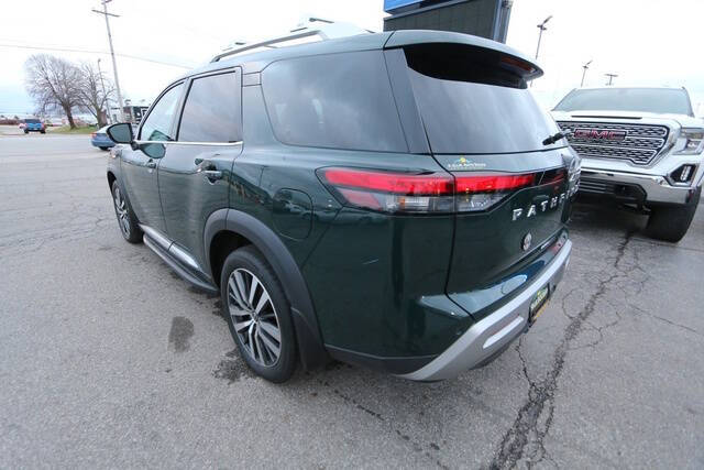 2022 Nissan Pathfinder Platinum