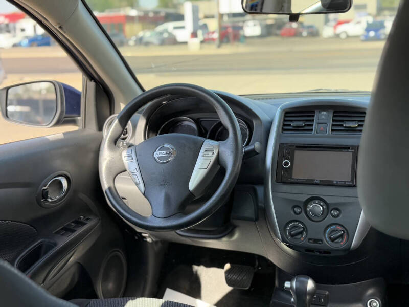2019 Nissan Versa SV