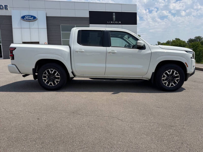 2024 Nissan Frontier SL