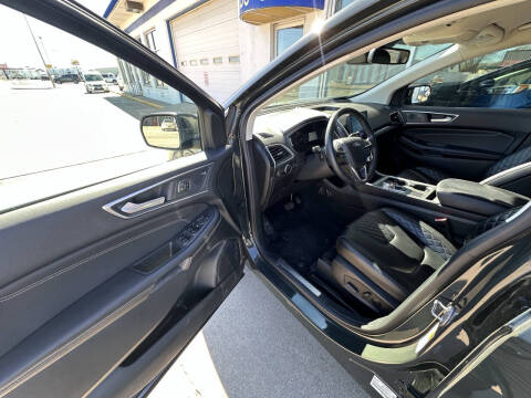 2024 Ford Edge Titanium