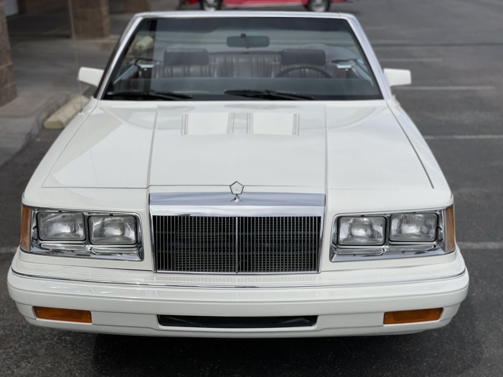 1986 Chrysler Le Baron 4