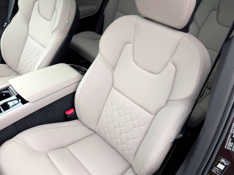 2026 Volvo XC90 B5 Plus 7P