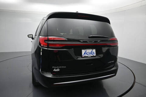 2027 Chrysler Pacifica Limited