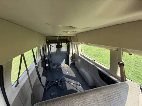 2003 Ford E-Series E-350 SD XLT