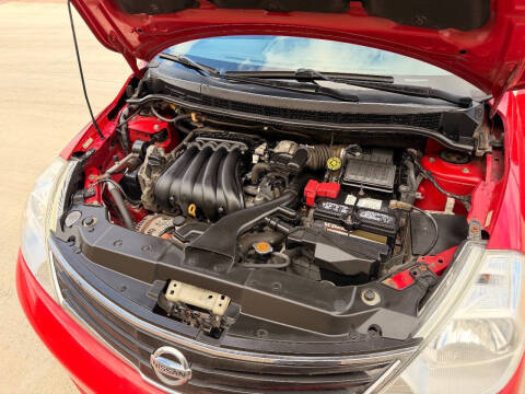 2012 Nissan Versa 1.8 SL