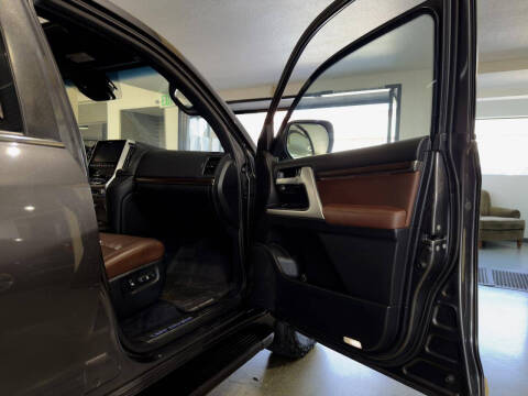 2018 Toyota Land Cruiser