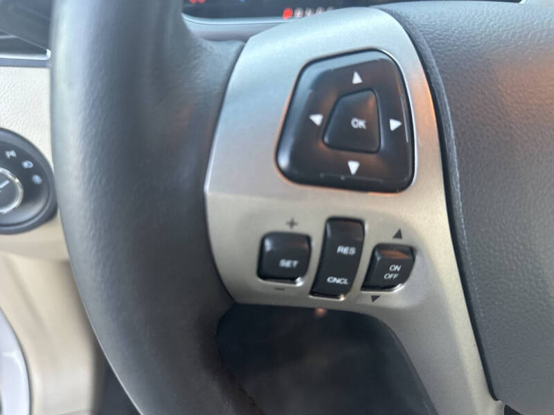 2015 Ford Taurus SEL