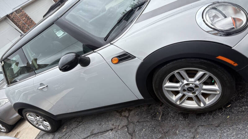 Used 2013 MINI Cooper Base with VIN WMWSU3C53DT687420 for sale in Rockford, IL