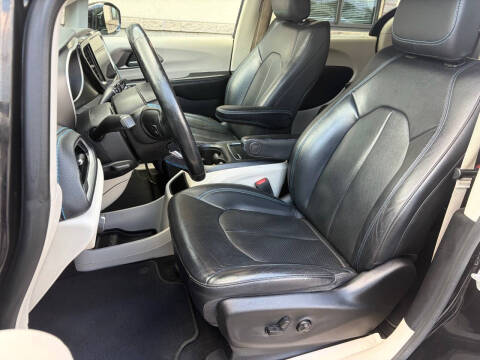 2021 Chrysler Pacifica Touring L