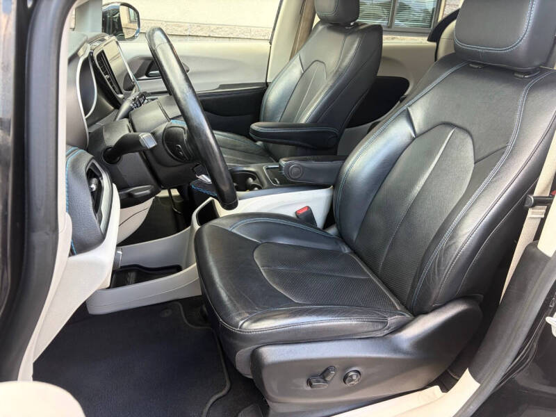 2021 Chrysler Pacifica Touring L