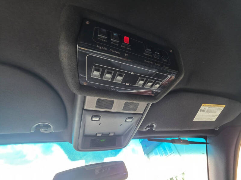 2005 Lincoln Town Car Executive