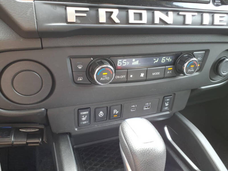 2025 Nissan Frontier SV