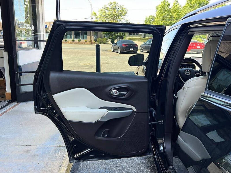 2018 Jeep Cherokee Overland