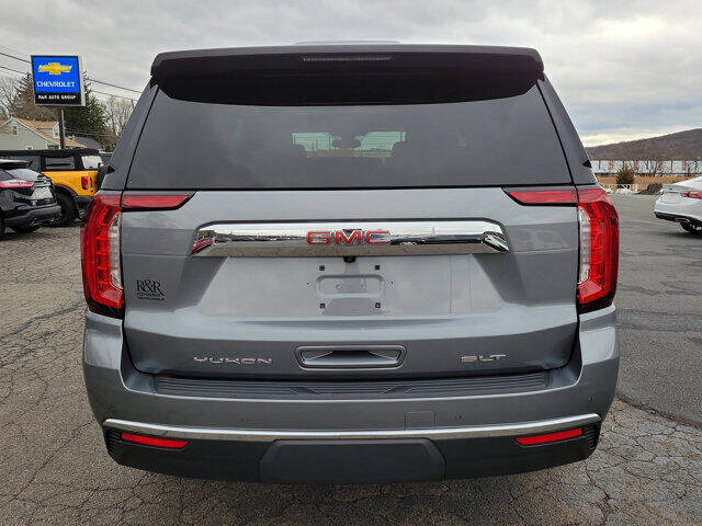 2022 GMC Yukon XL SLT