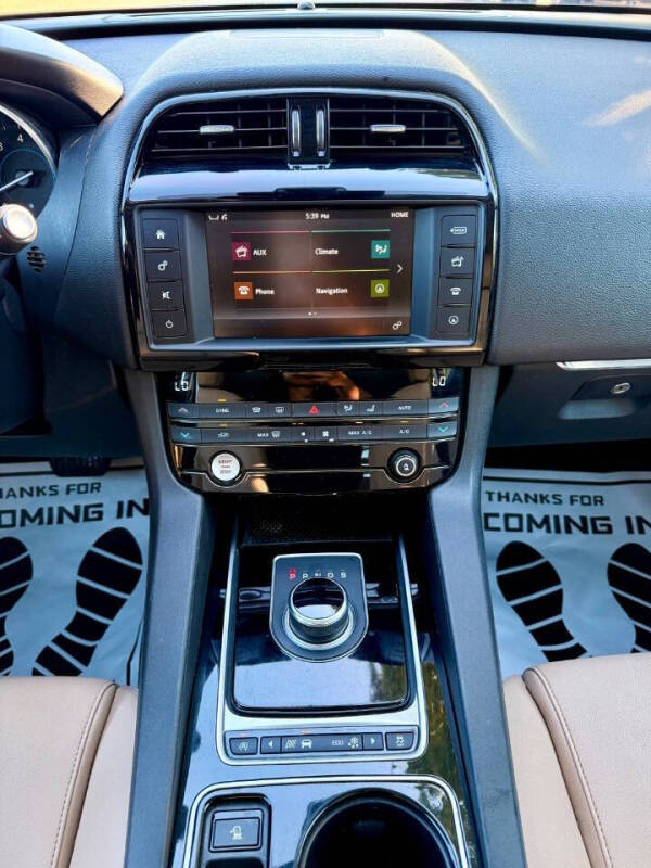 2017 Jaguar F-PACE 35t