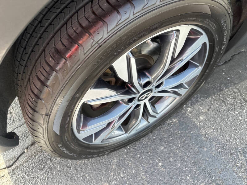 2017 Infiniti QX30 Luxury