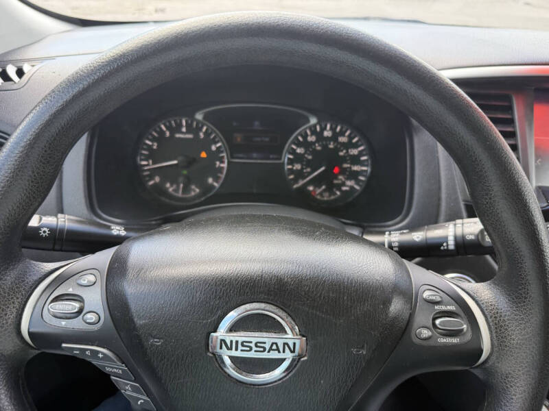 2020 Nissan Pathfinder S