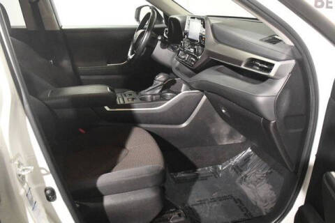 2022 Toyota Highlander LE
