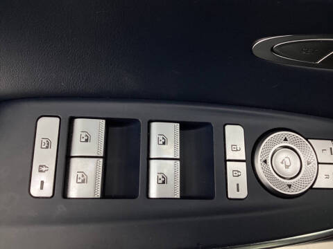2023 Genesis GV70 2.5T Standard