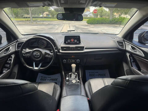 2018 Mazda MAZDA3 Touring