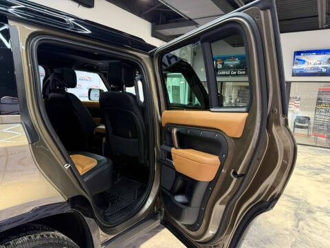2024 Land Rover Defender 110 P400 X-Dynamic SE