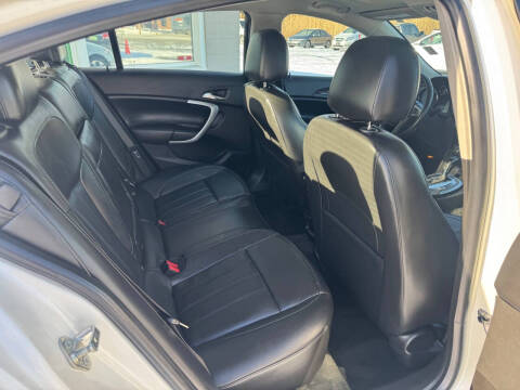 2012 Buick Regal Premium 1