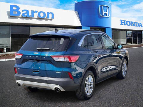 2020 Ford Escape SE