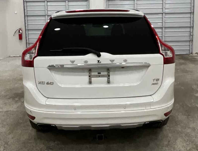 2016 Volvo XC60 T5 Platinum