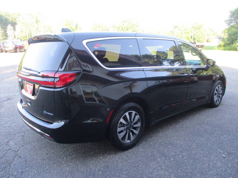 2023 Chrysler Pacifica Plug-In Hybrid Touring L