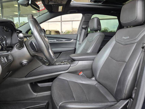 2022 Cadillac XT5 Premium Luxury