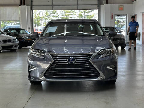 2016 Lexus ES 300h