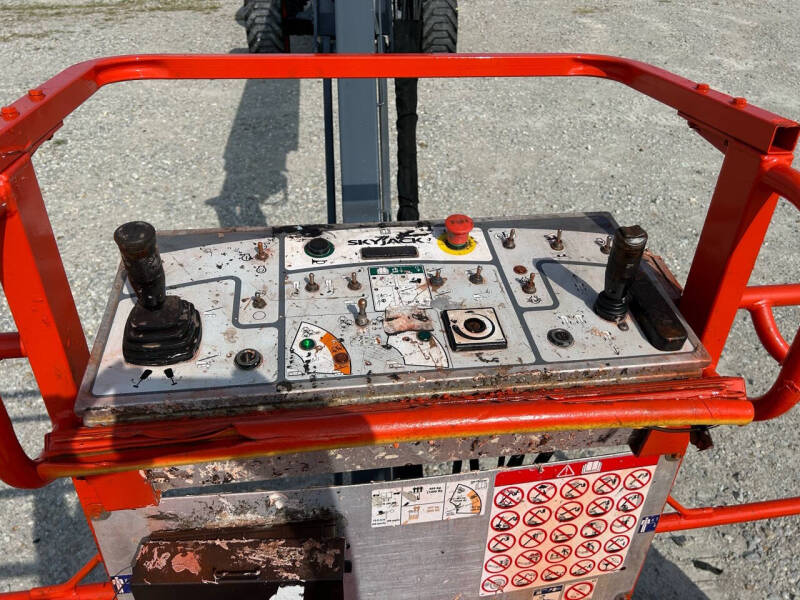 2016 Skyjack 86' Manlift