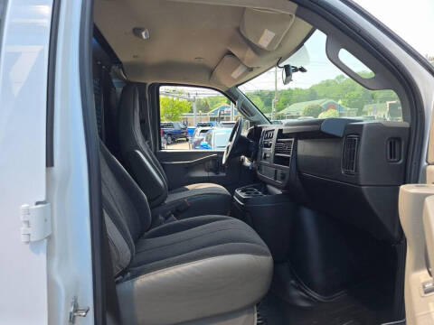 2023 GMC Savana 2500