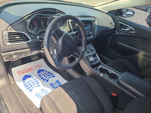 2015 Chrysler 200 LX