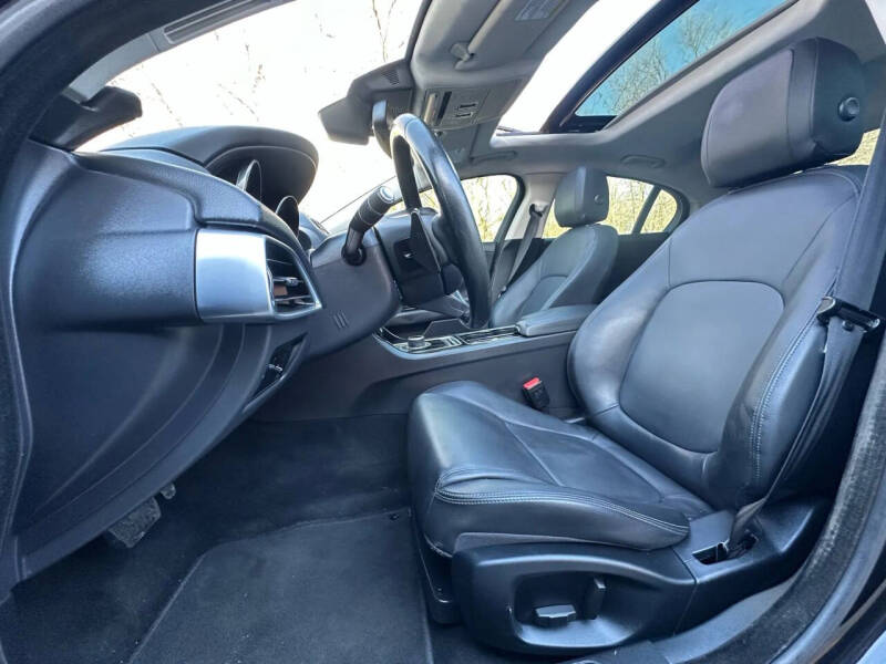 2017 Jaguar XE 35t Premium