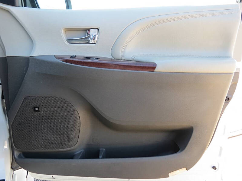 2013 Toyota Sienna Limited 7-Passenger