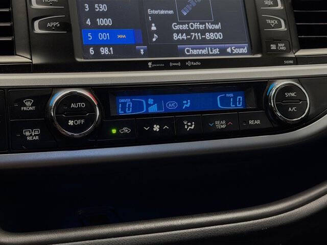 2019 Toyota Highlander SE