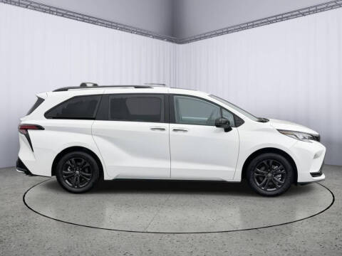 2025 Toyota Sienna XSE 7-Passenger