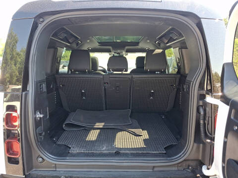 2023 Land Rover Defender 110 X-Dynamic SE
